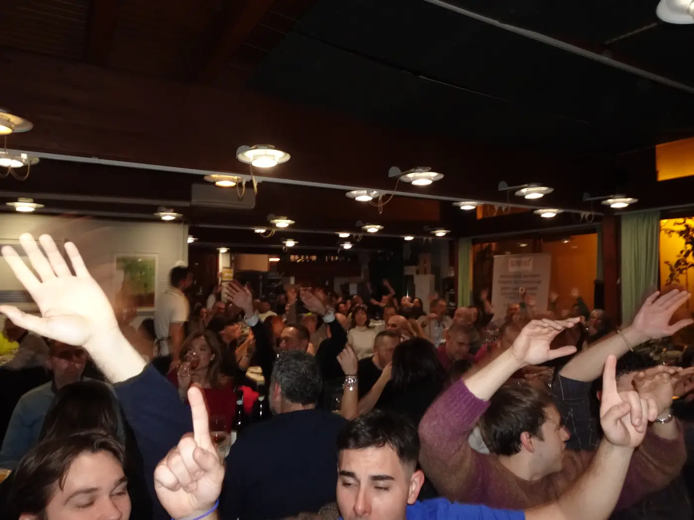 Volontari e partecipanti a un evento di Io Vivrò APS a Medicina (foto 3)